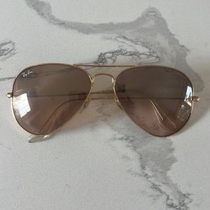 Ray Ban 3025 Gold Aviators